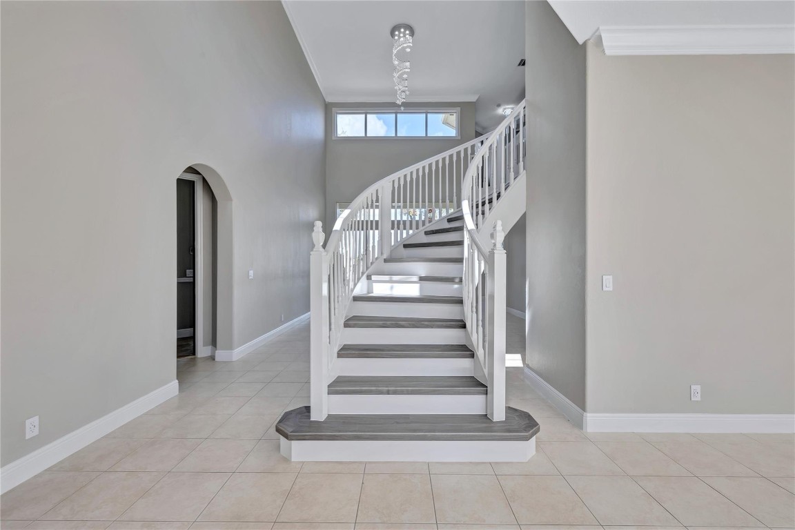 1338 Beacon Cir