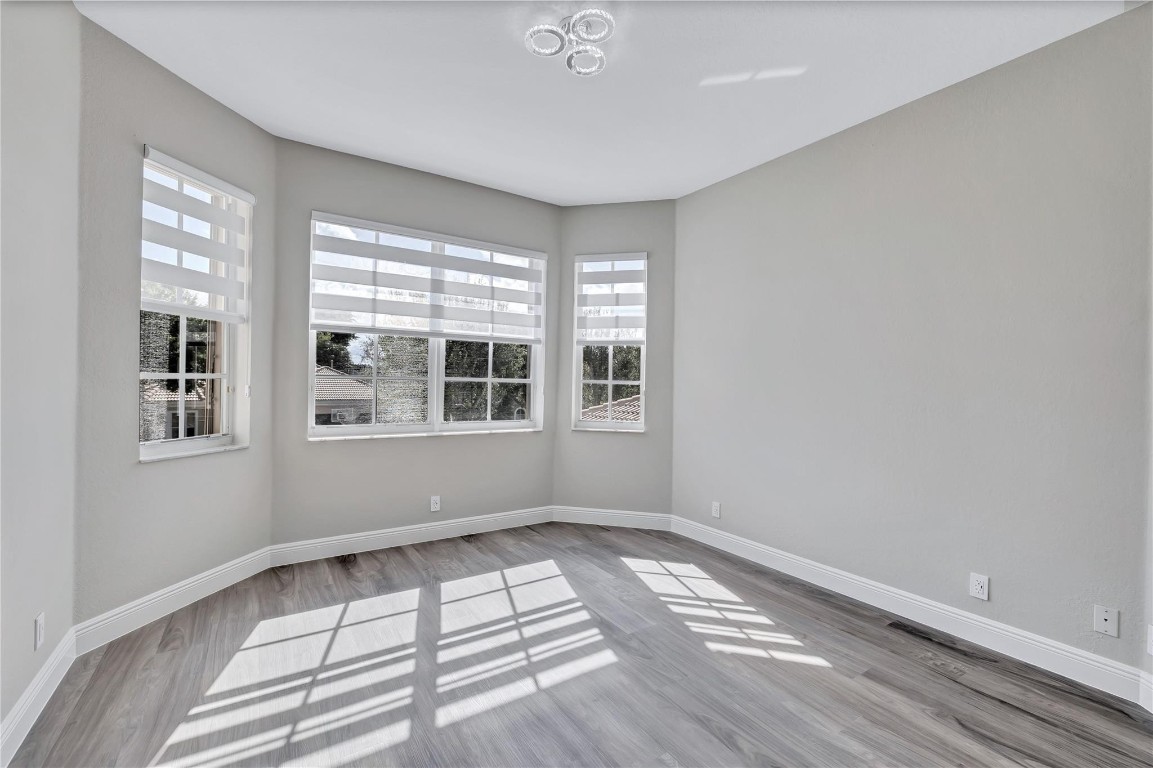 1338 Beacon Cir