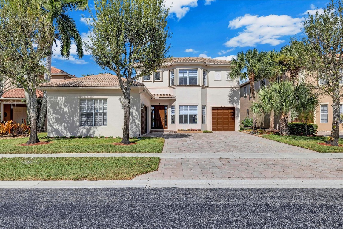 1338 Beacon Cir