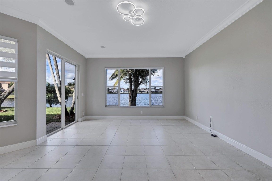 1338 Beacon Cir