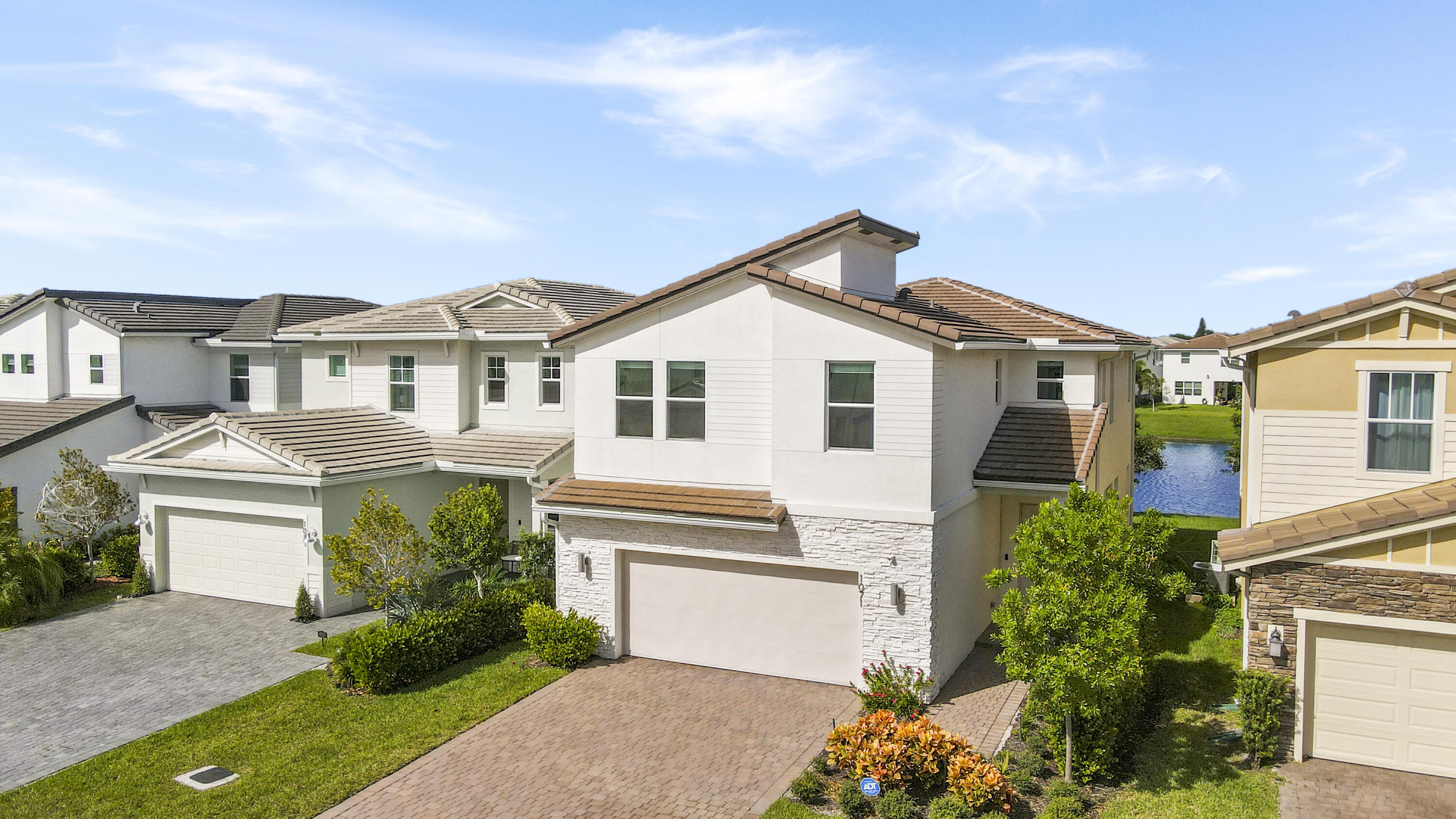 1071 Veleiros Boulevard