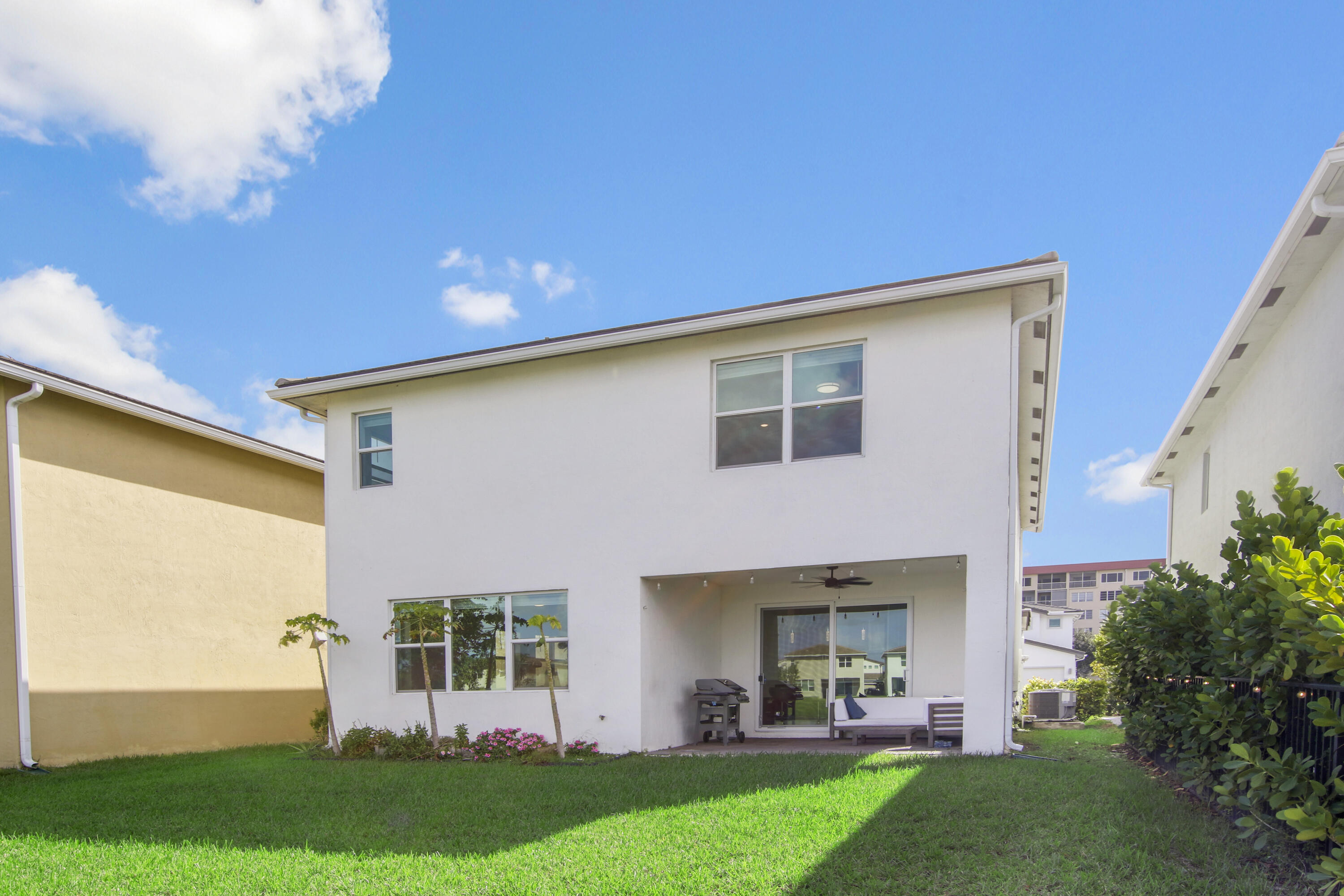 1071 Veleiros Boulevard