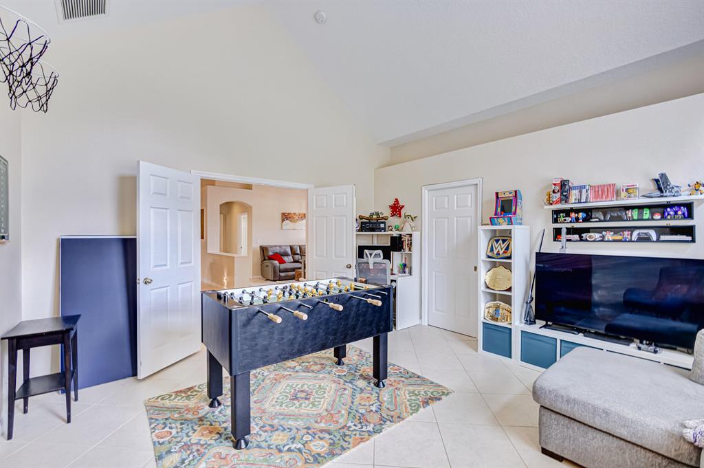 16934 W Aquaduct Drive