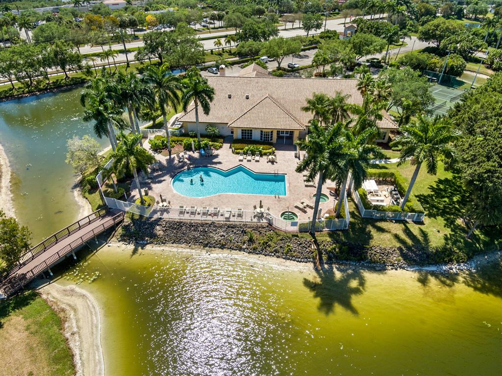1931 Oak Berry Circle