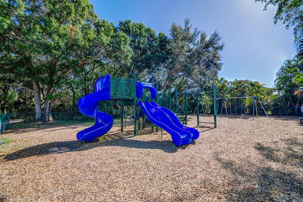 1931 Oak Berry Circle