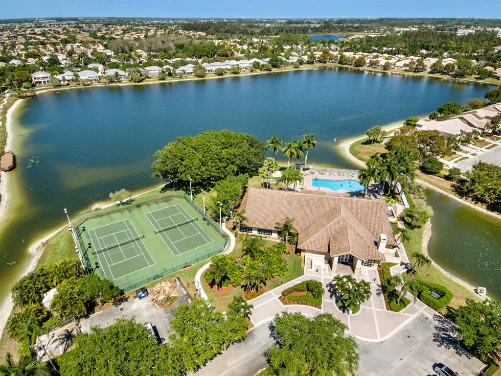 1931 Oak Berry Circle