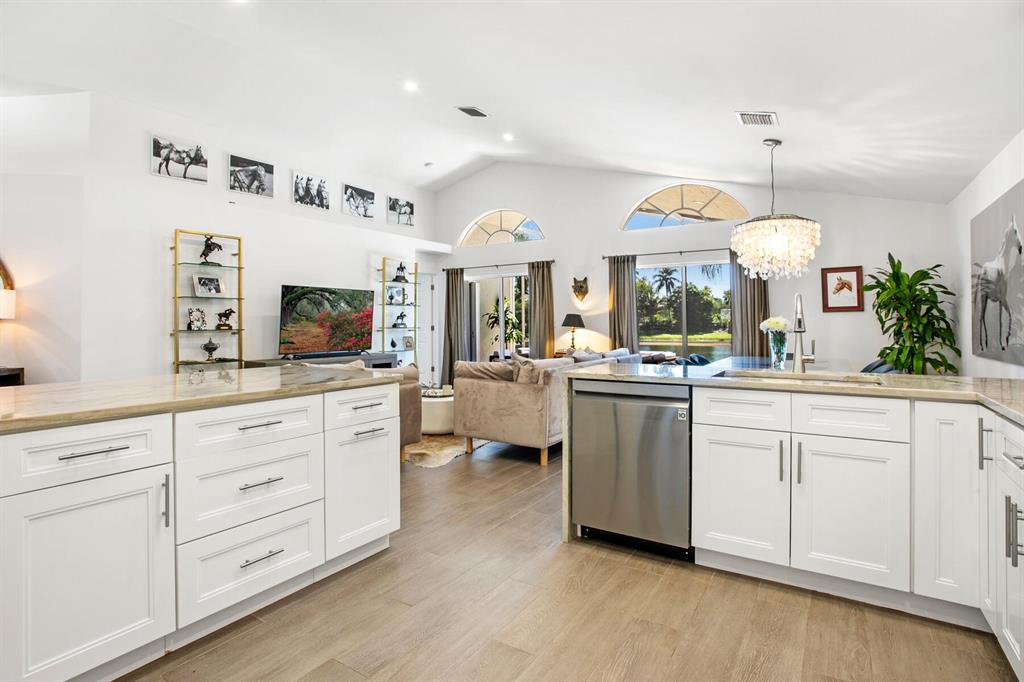 1931 Oak Berry Circle