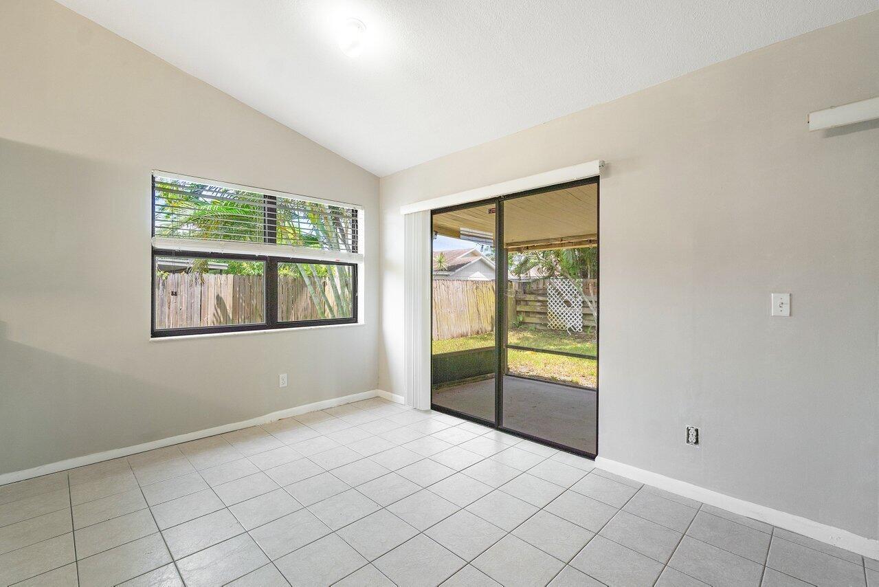 84 SE Ontario Way