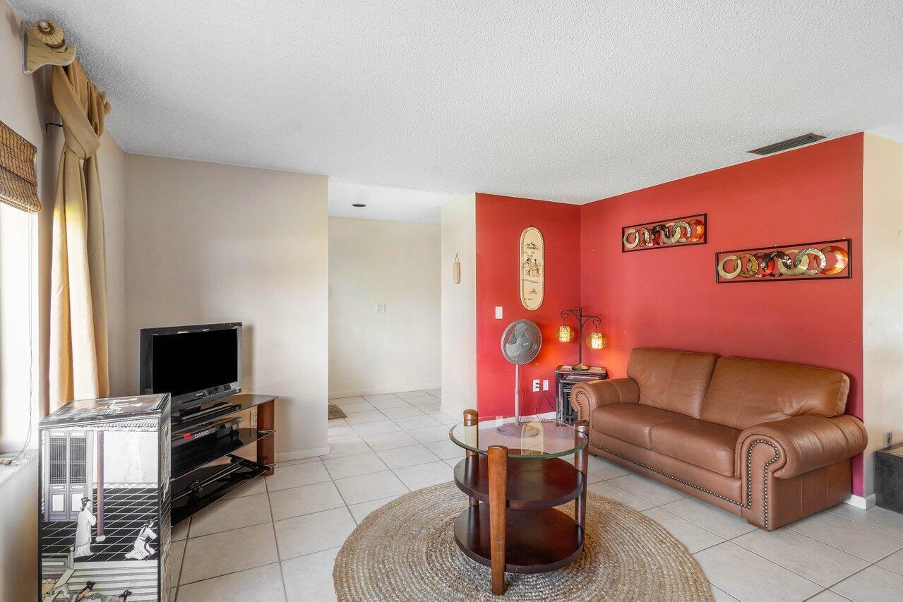828 Silverbell Lane