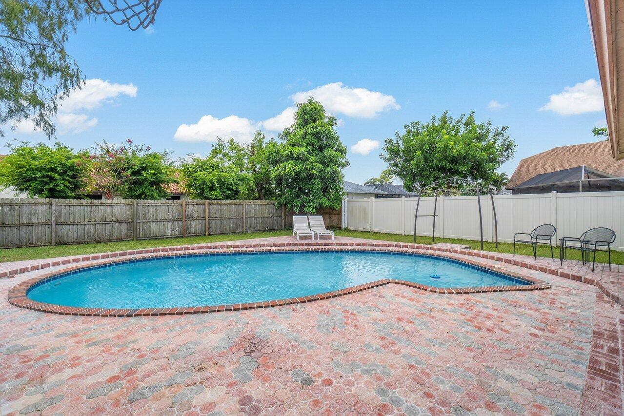 828 Silverbell Lane