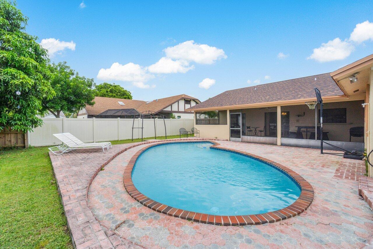 828 Silverbell Lane