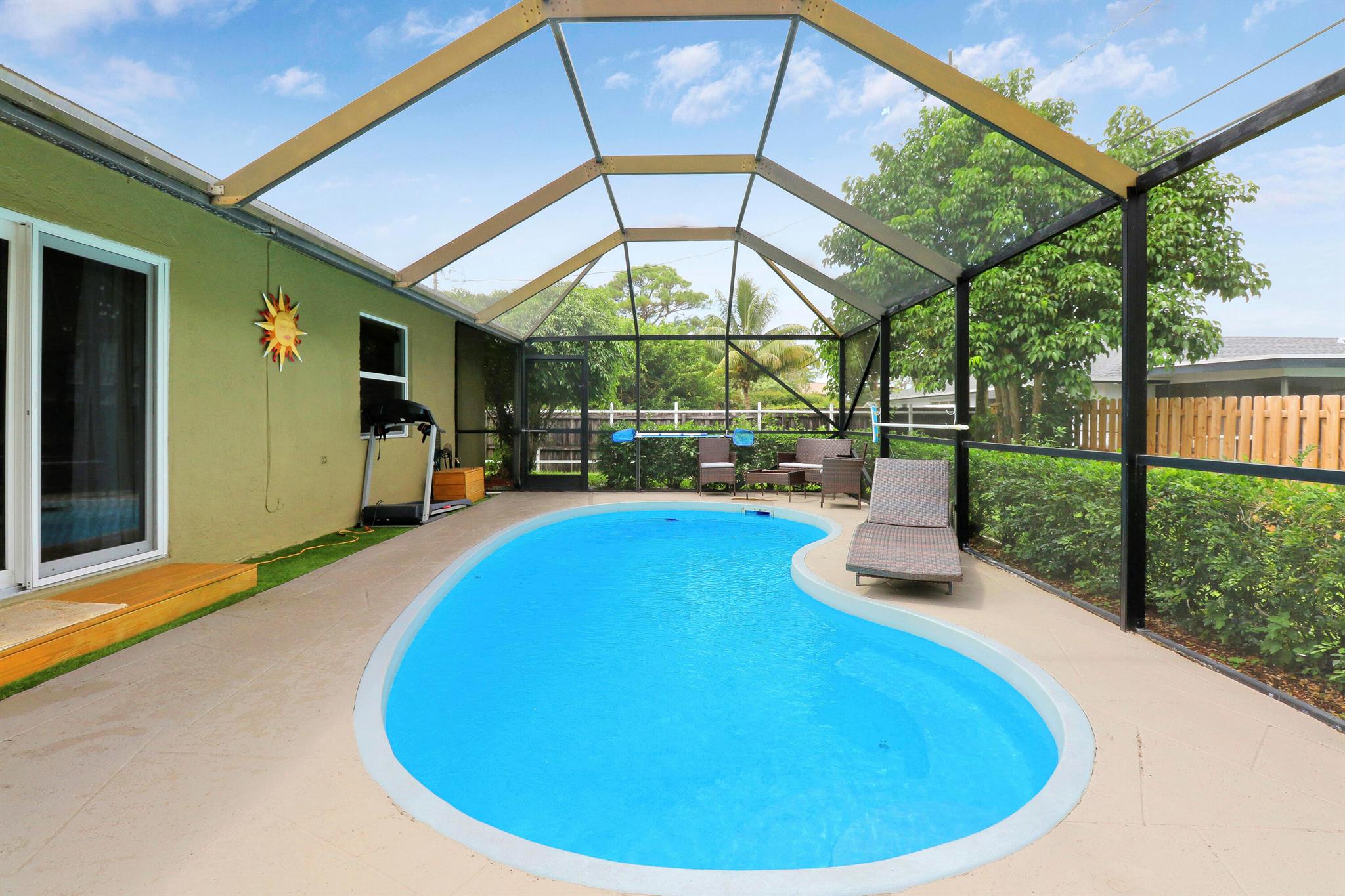 7585 Cocoanut Drive #2