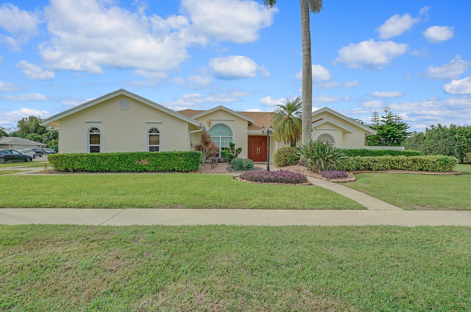 1811 Lindsey Court