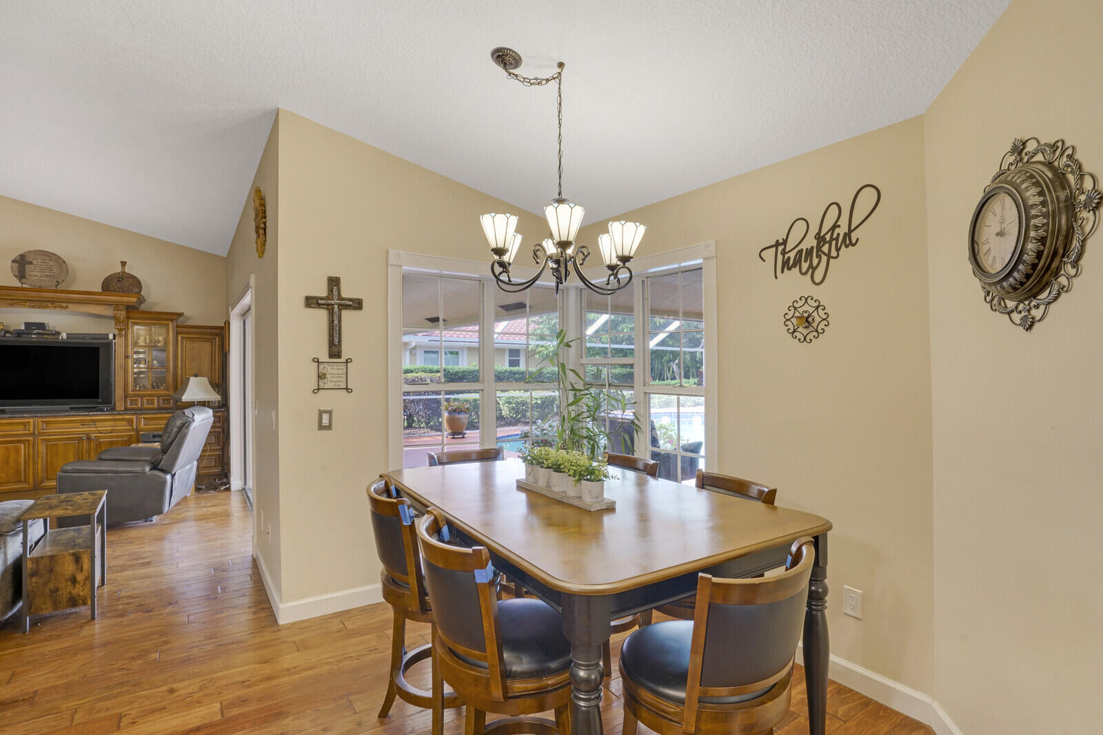 1811 Lindsey Court