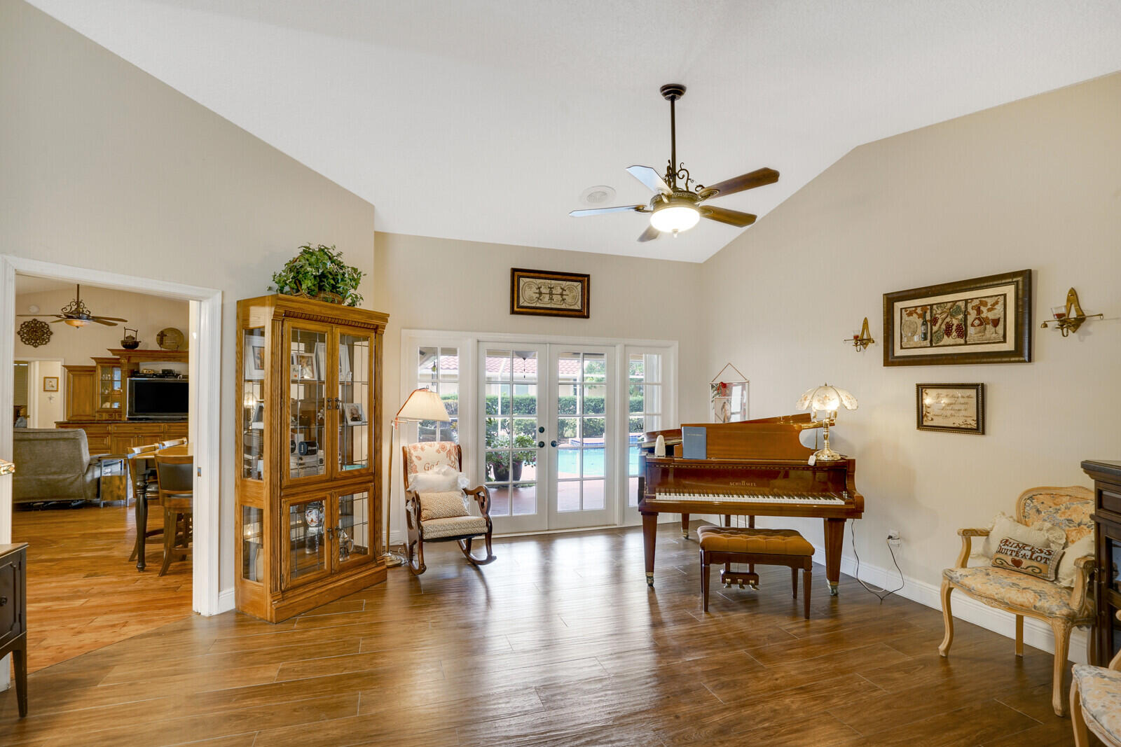 1811 Lindsey Court