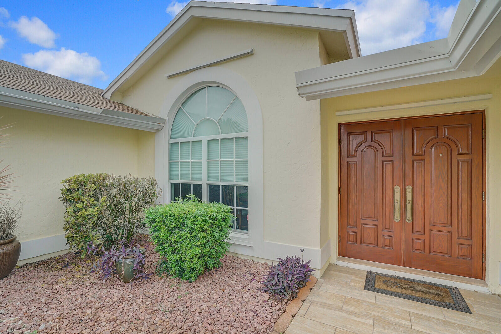 1811 Lindsey Court