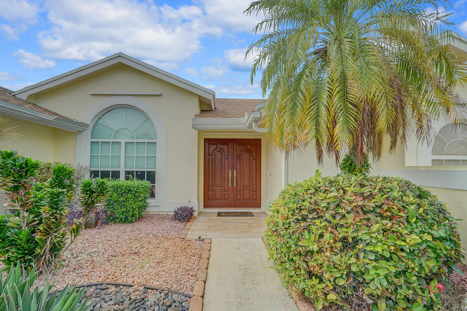 1811 Lindsey Court