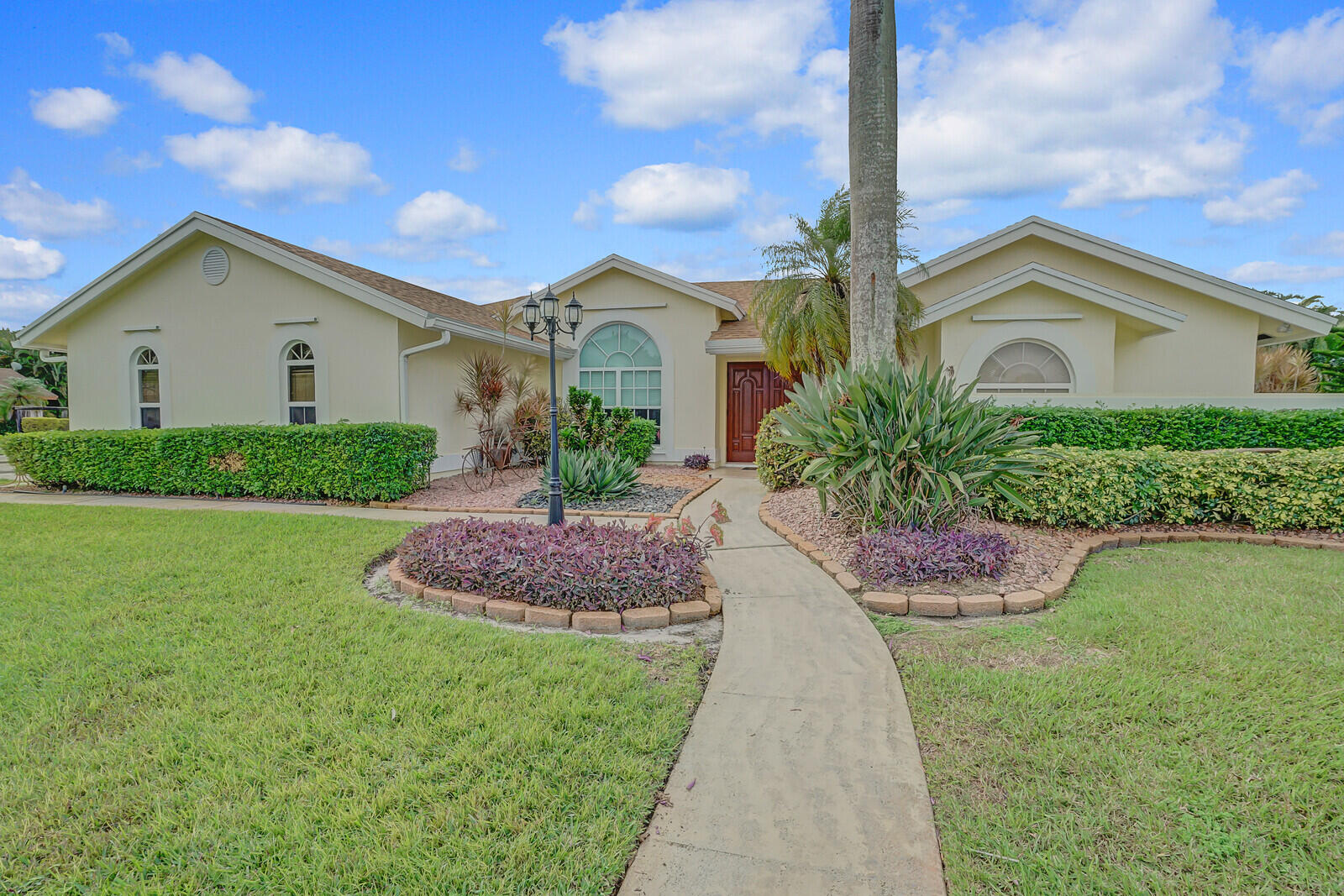 1811 Lindsey Court