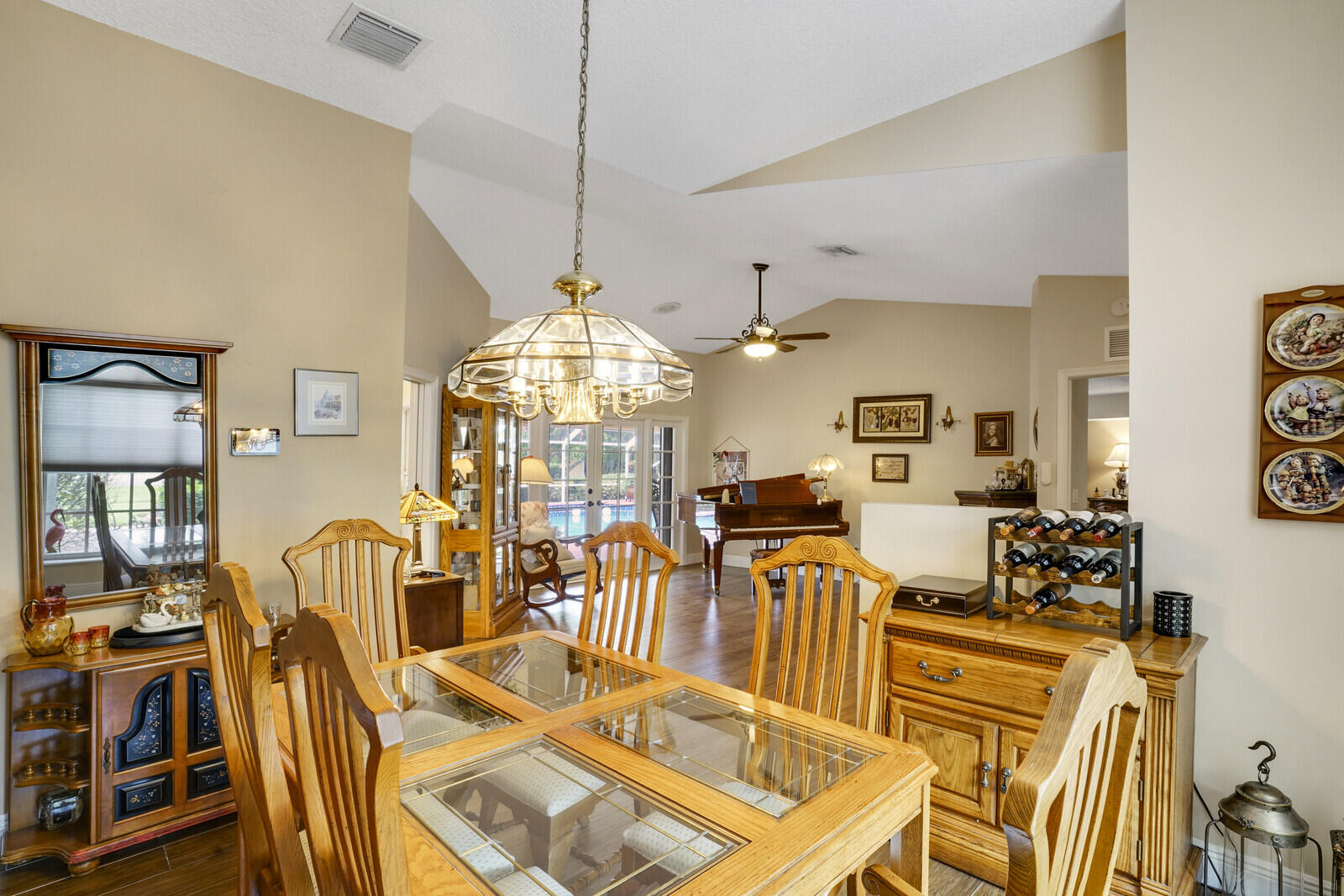 1811 Lindsey Court