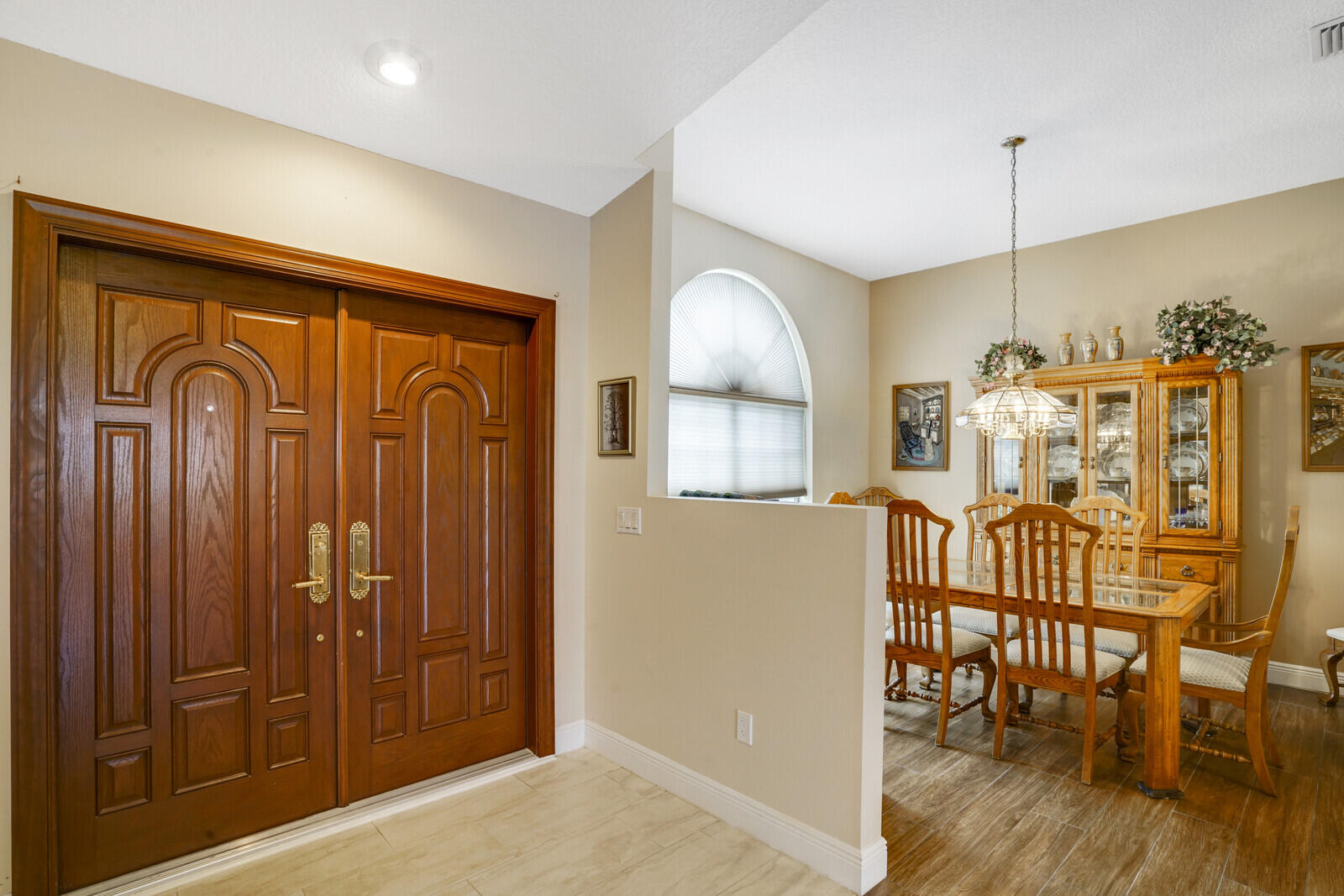 1811 Lindsey Court