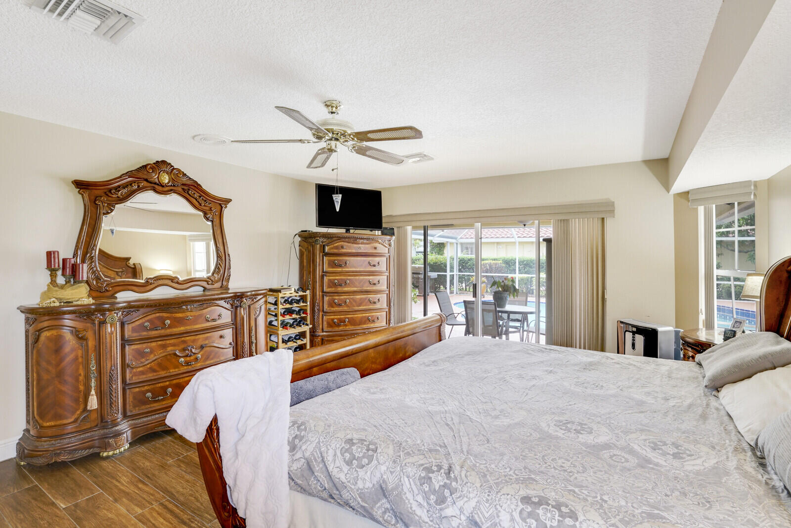 1811 Lindsey Court