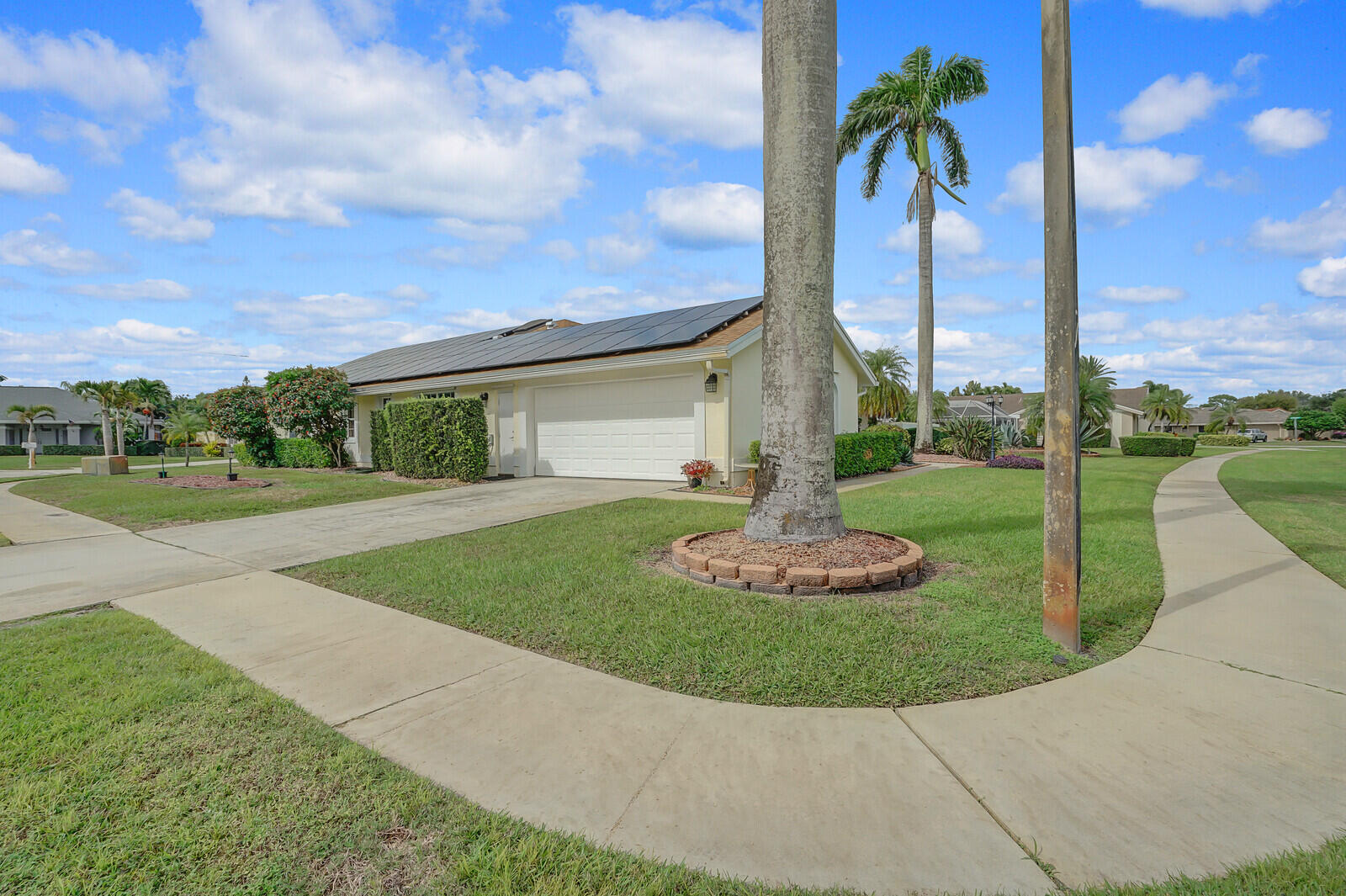 1811 Lindsey Court