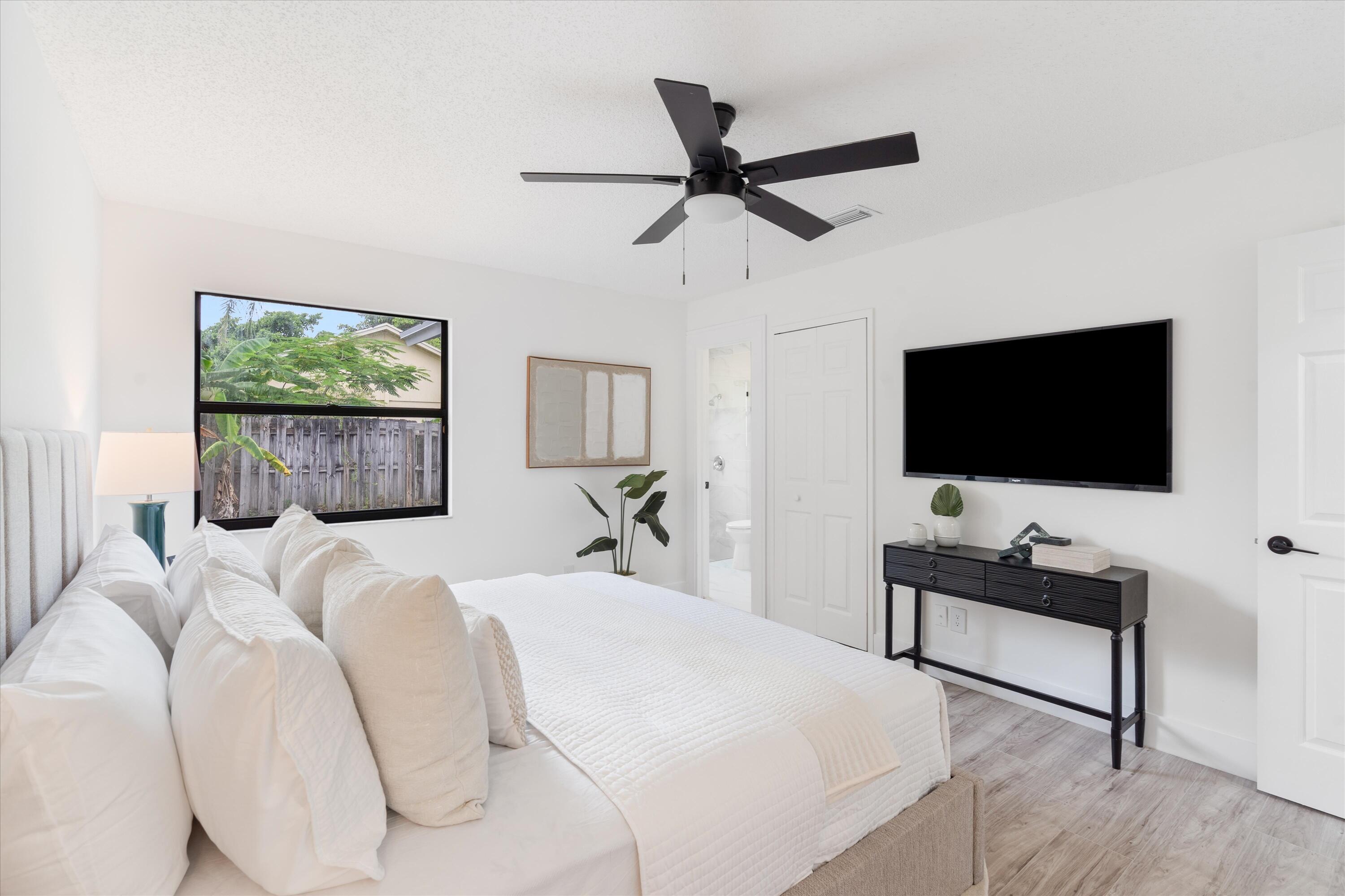 8715 Sol Terrace