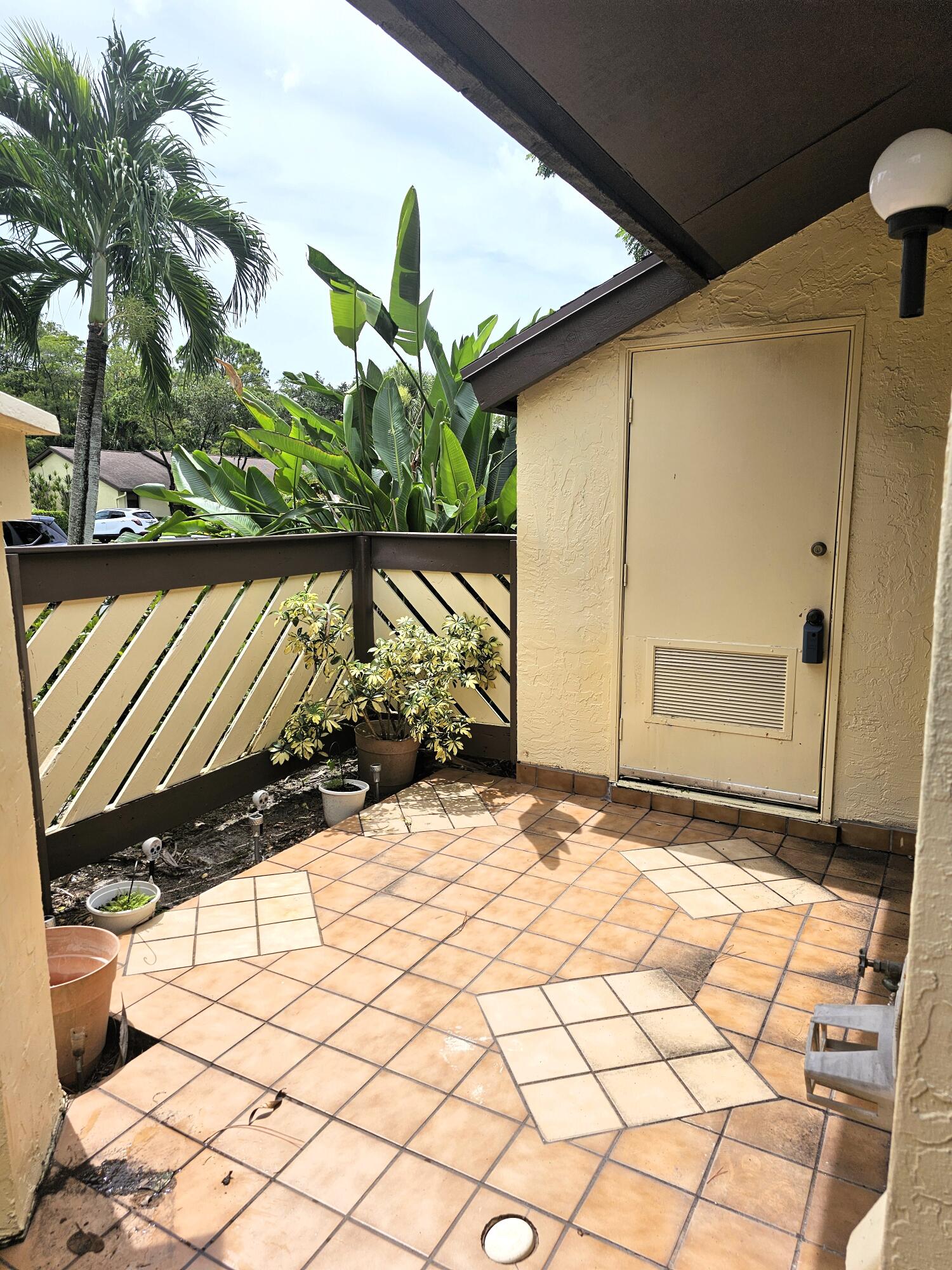94 Rose Bay Court