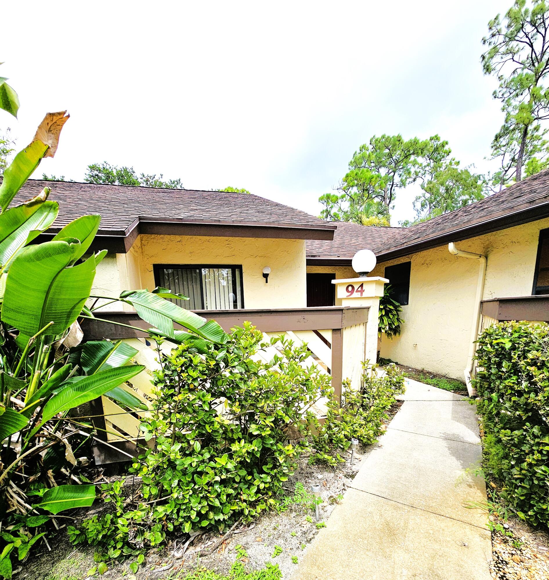 94 Rose Bay Court