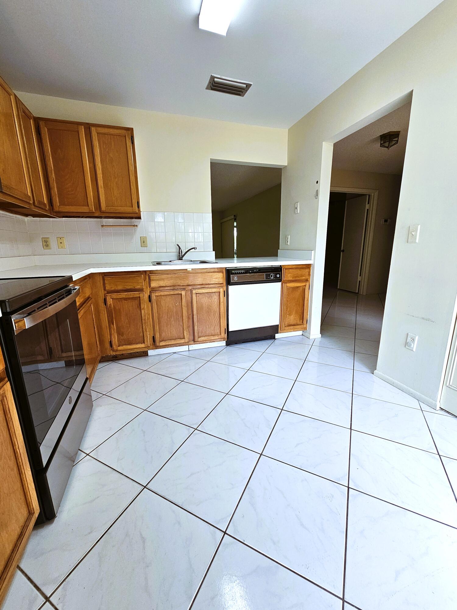94 Rose Bay Court
