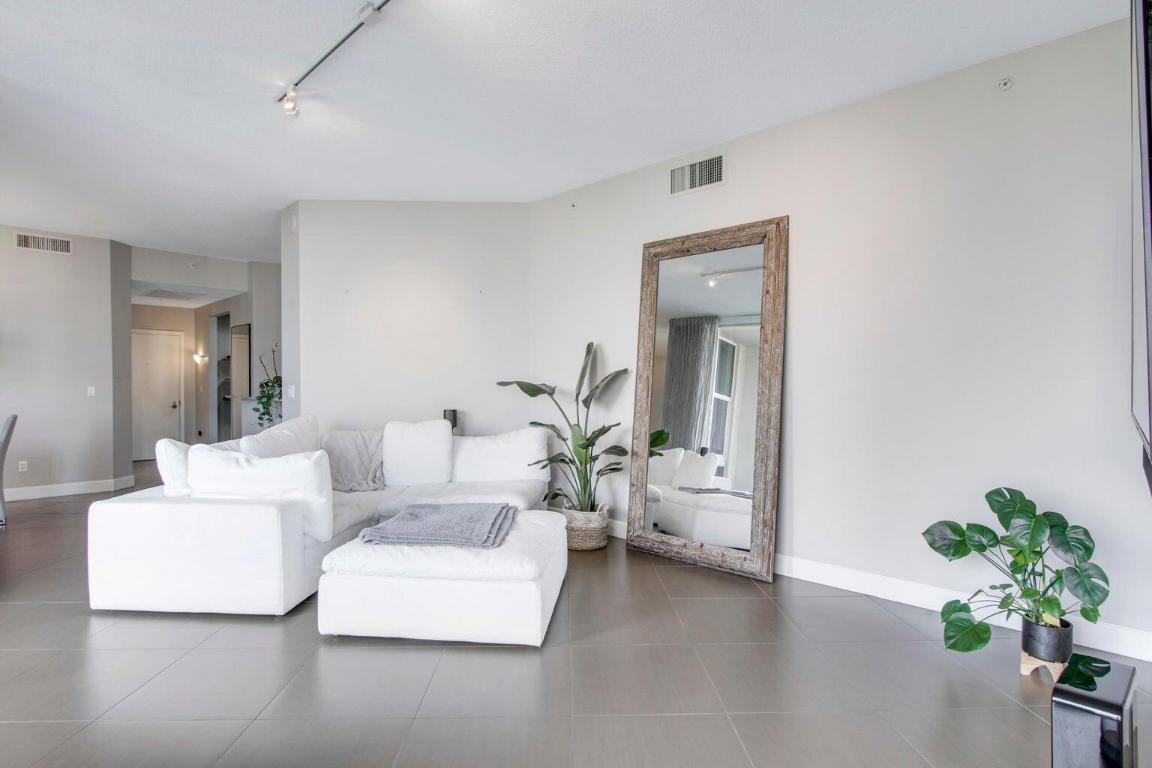 550 Okeechobee Boulevard 910