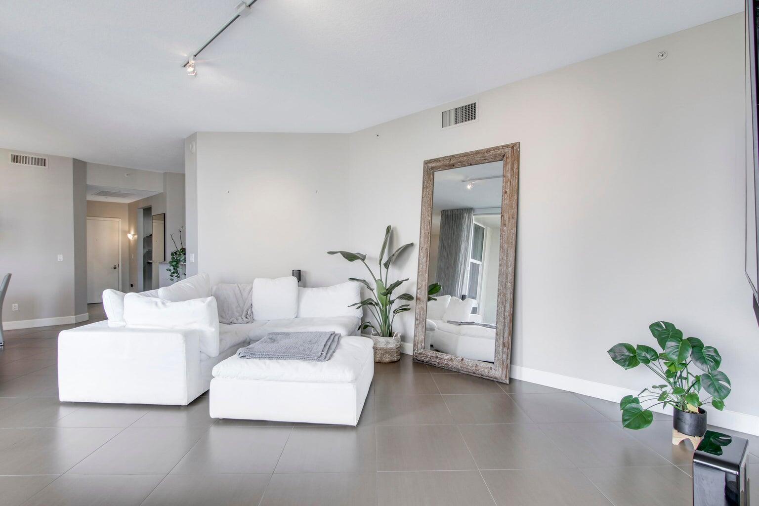 550 Okeechobee Boulevard 910