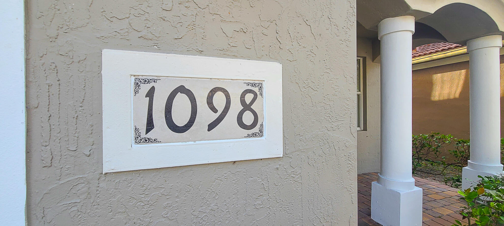 1098 Center Stone Lane