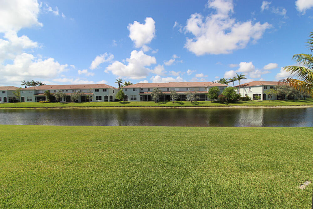 1098 Center Stone Lane