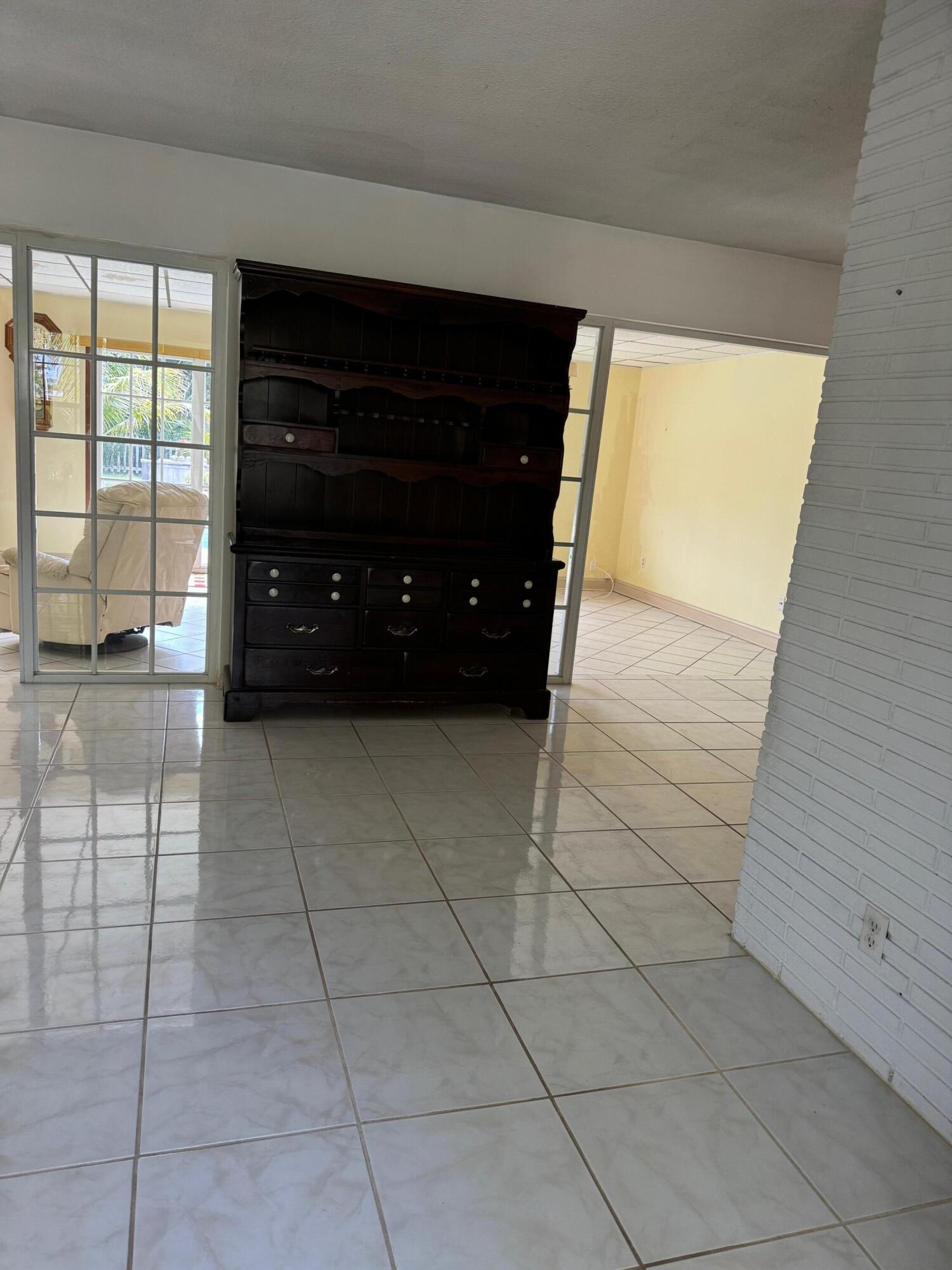 3914 Holly Drive