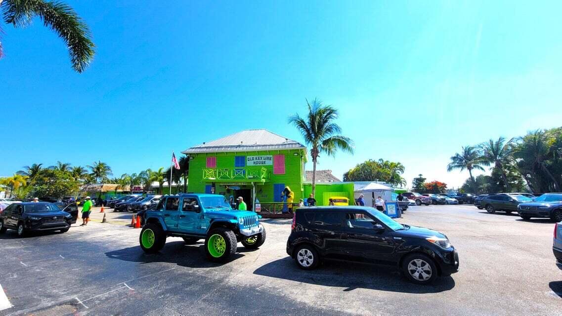 896 N Federal Highway 532