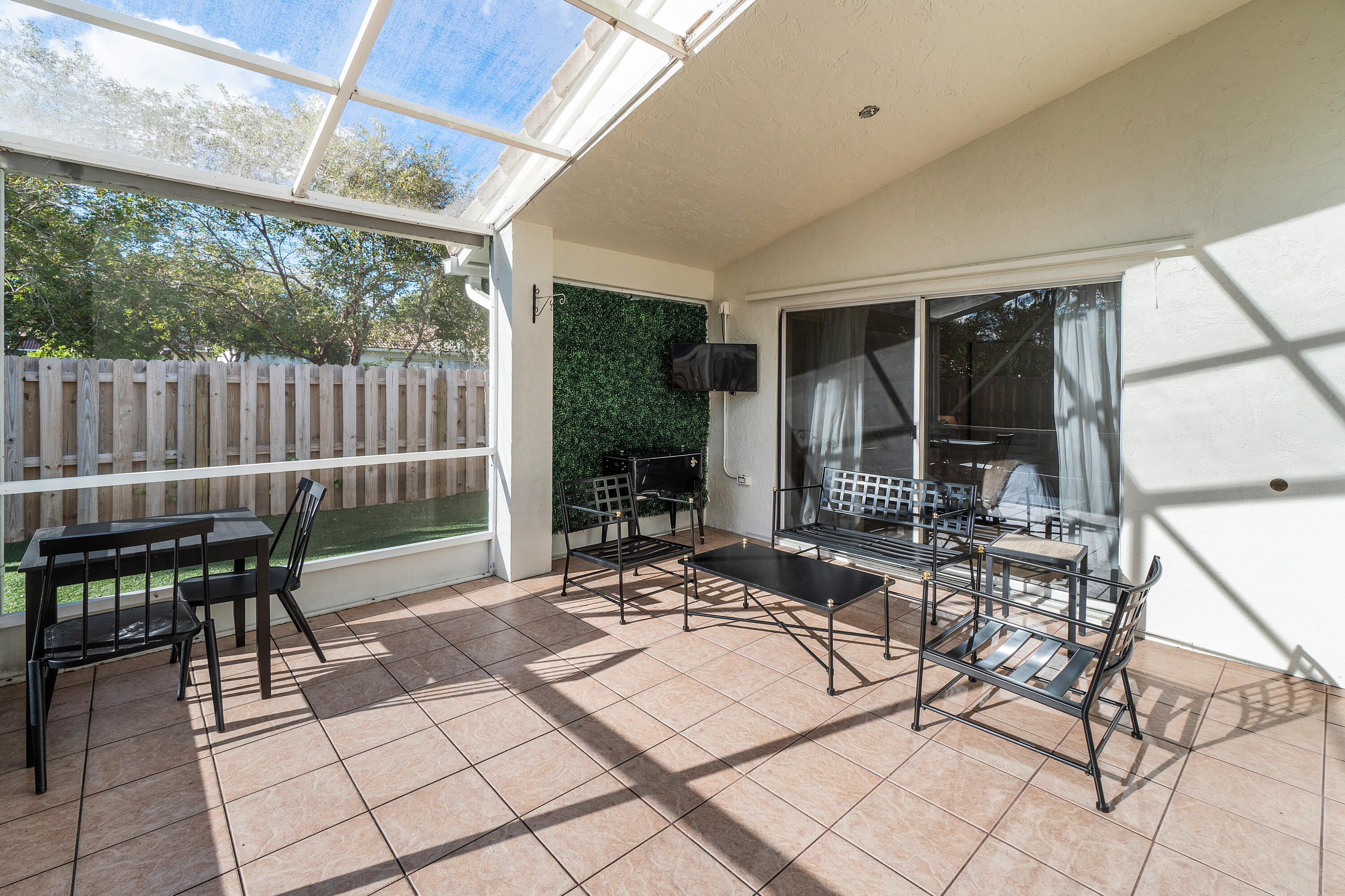 1825 Capeside Circle