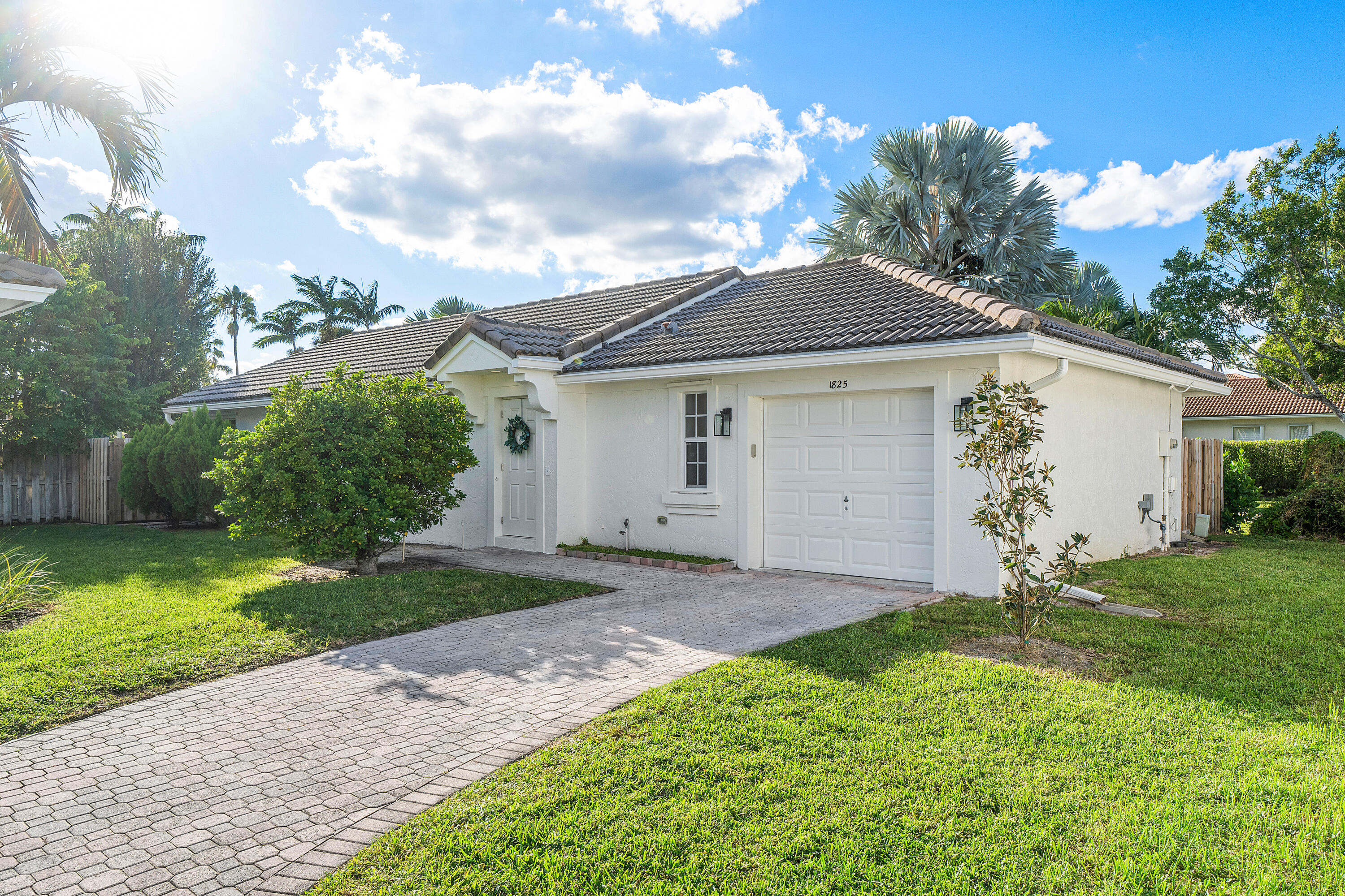 1825 Capeside Circle