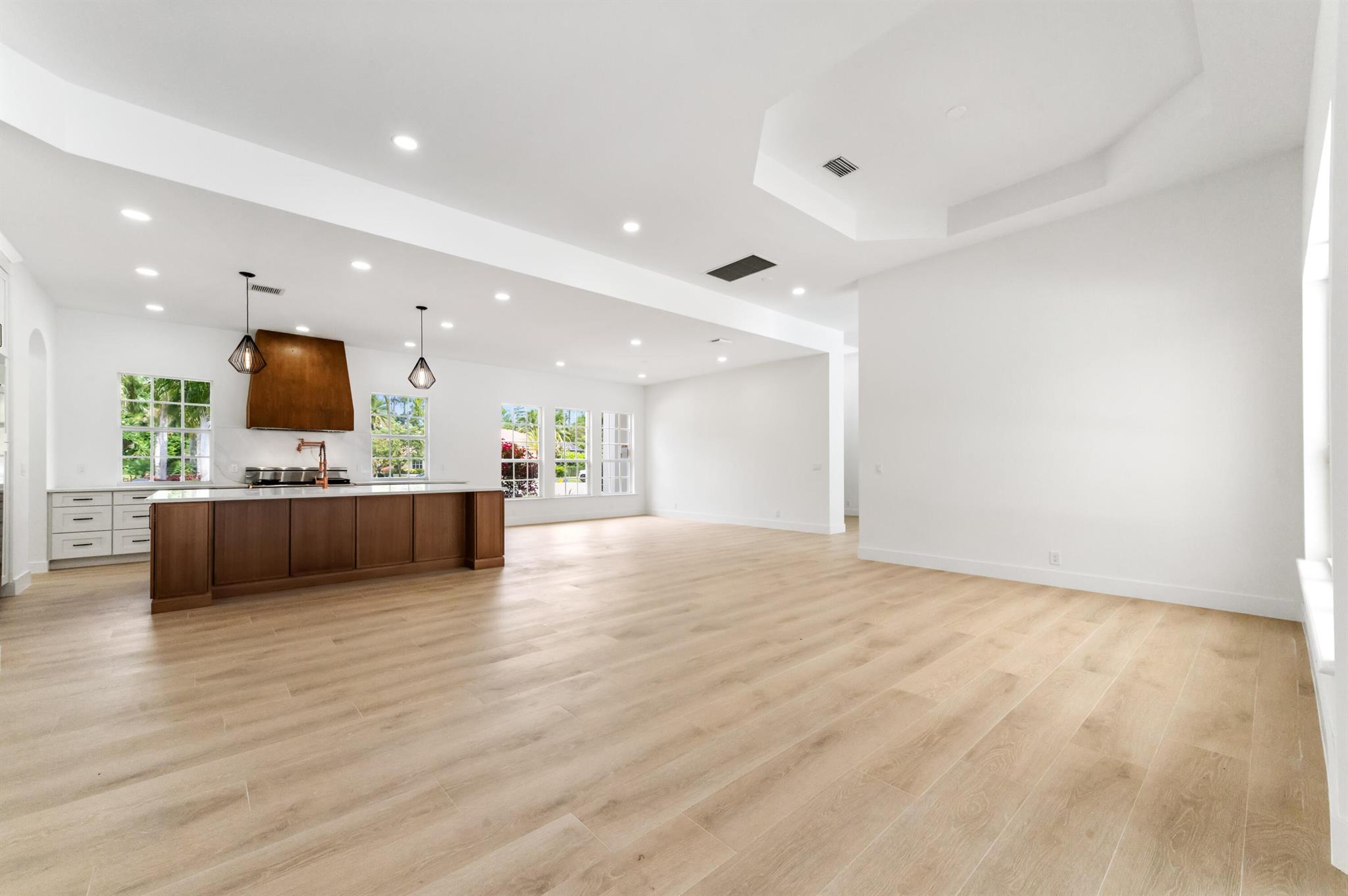728 Deerwood Court