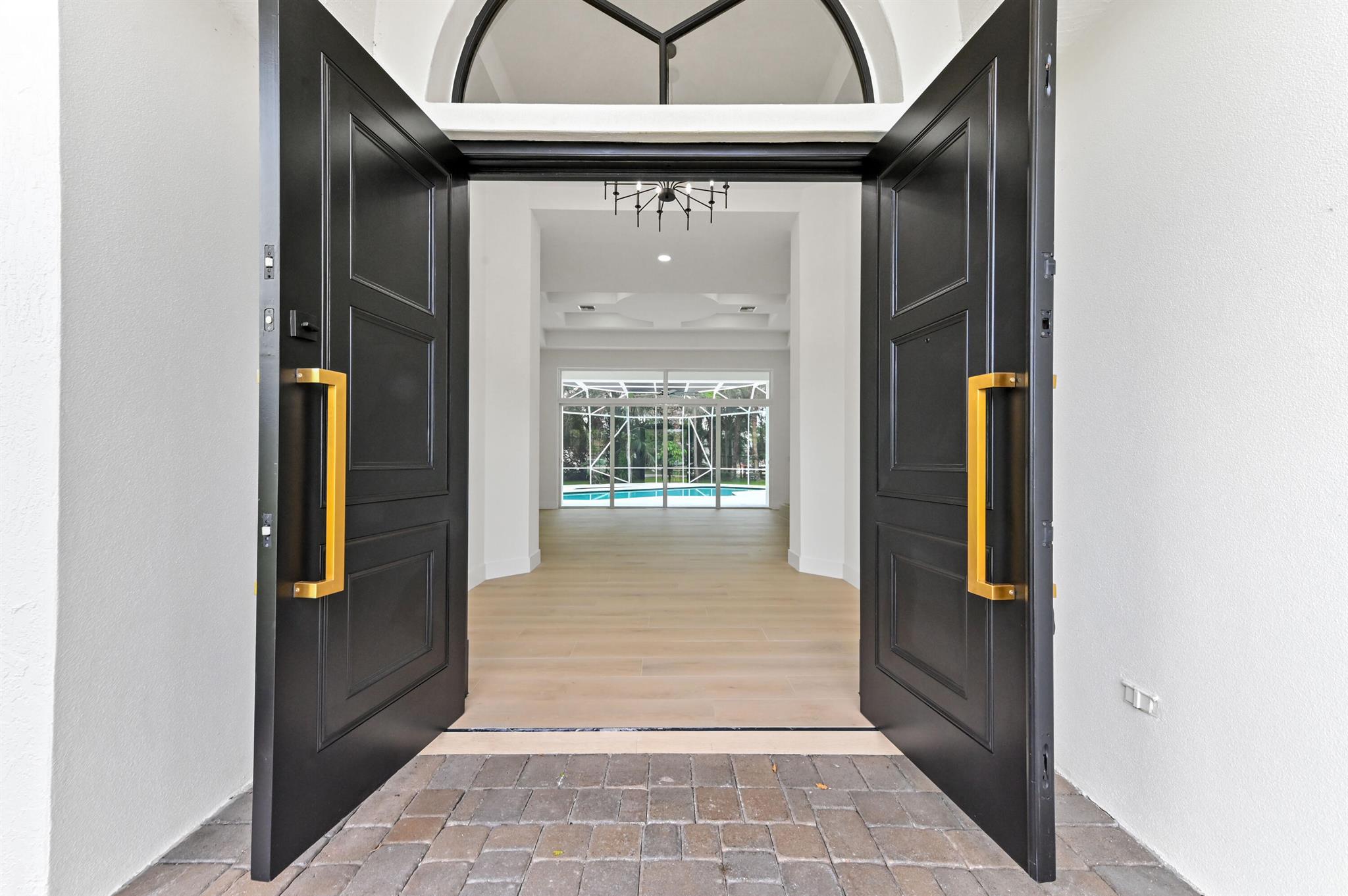 728 Deerwood Court