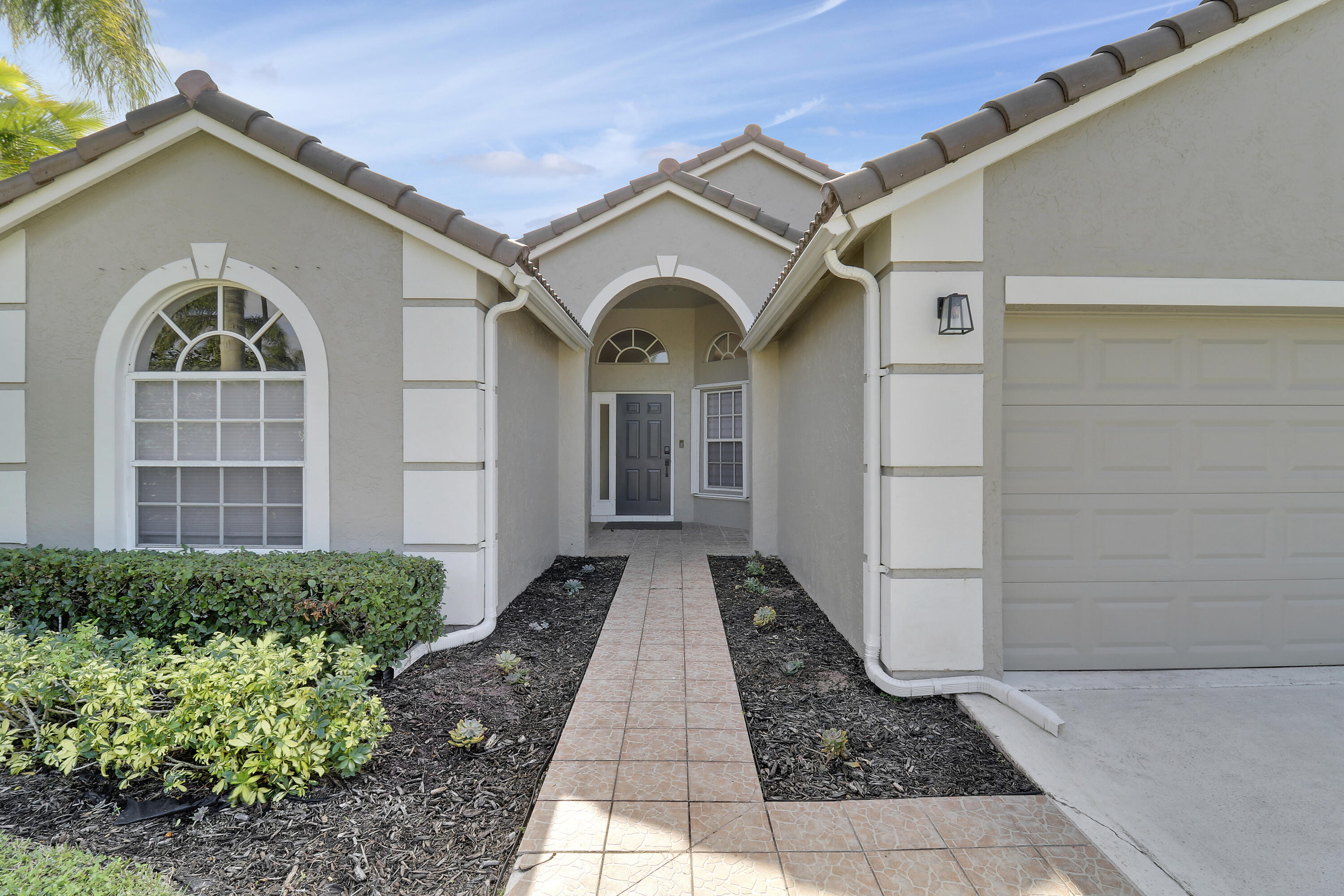 1931 Oak Berry Circle
