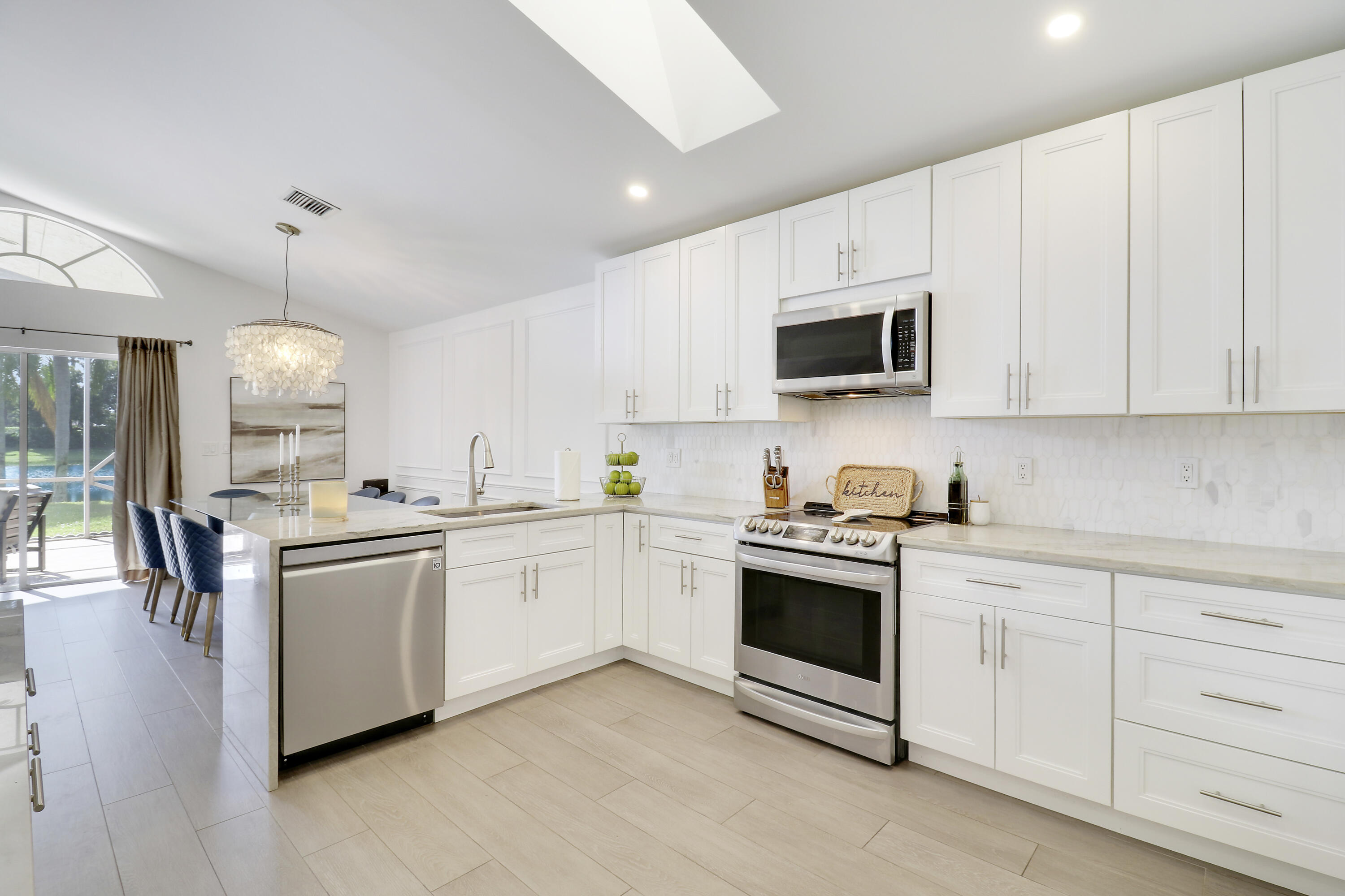 1931 Oak Berry Circle