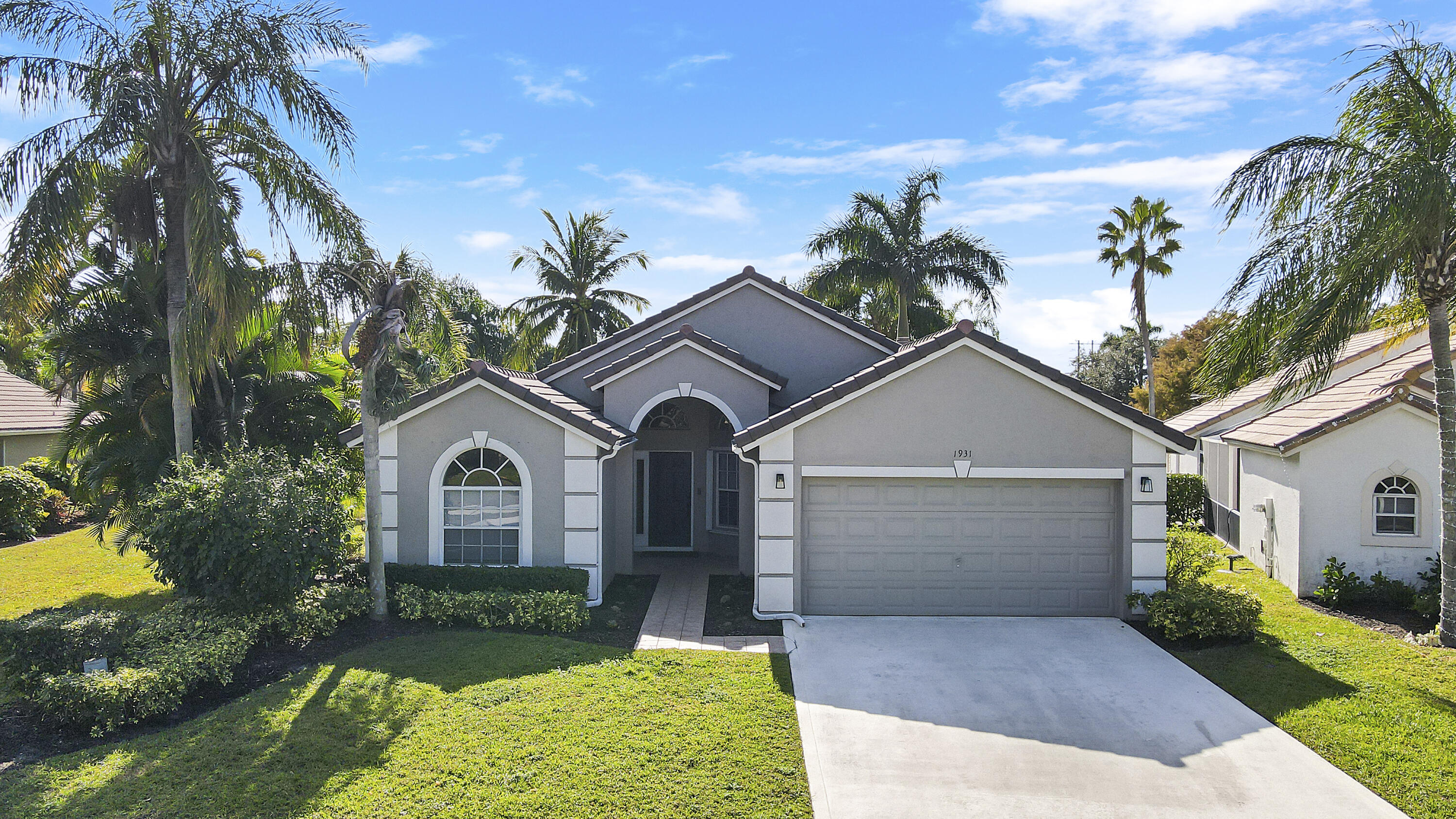1931 Oak Berry Circle
