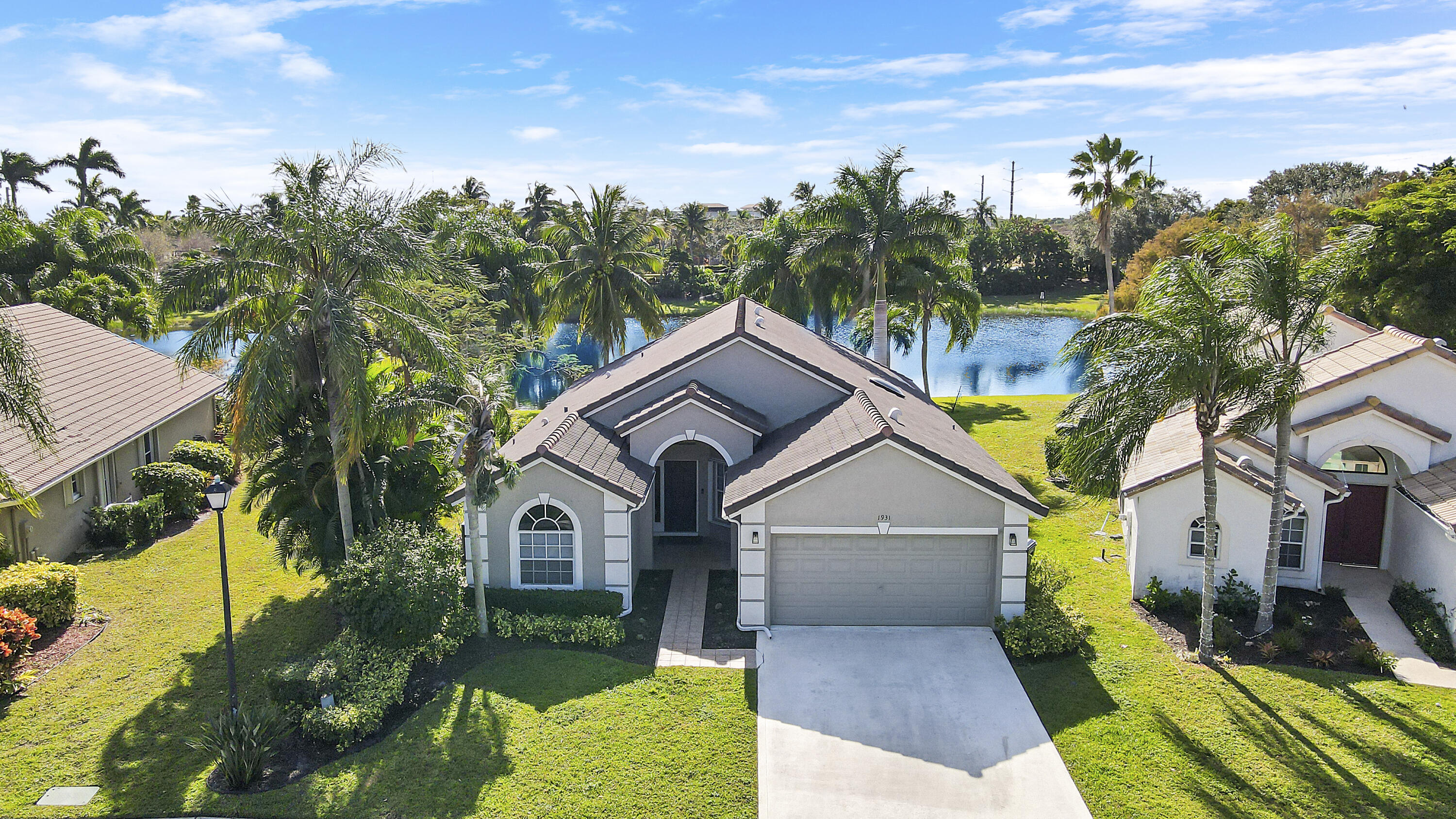 1931 Oak Berry Circle