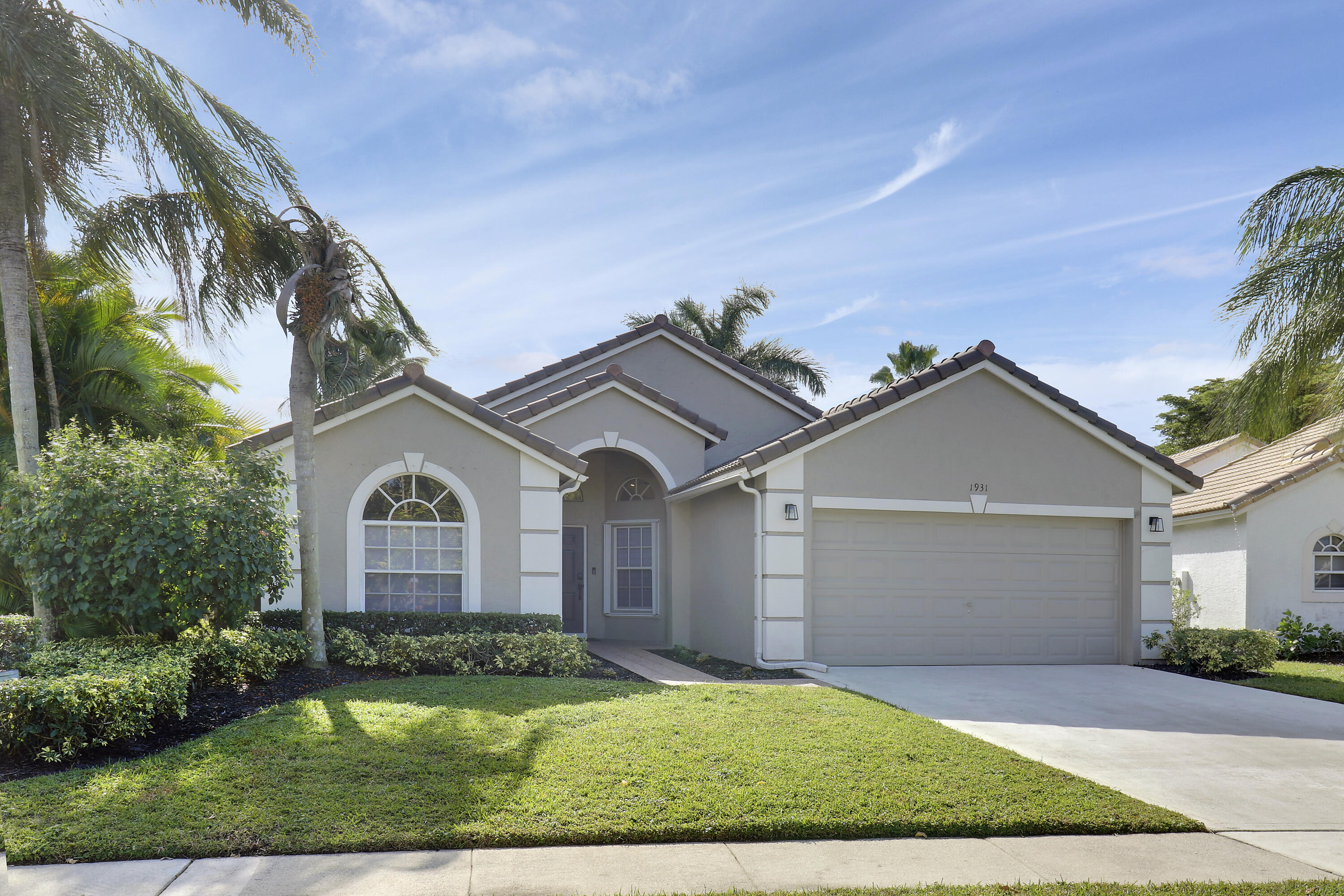 1931 Oak Berry Circle