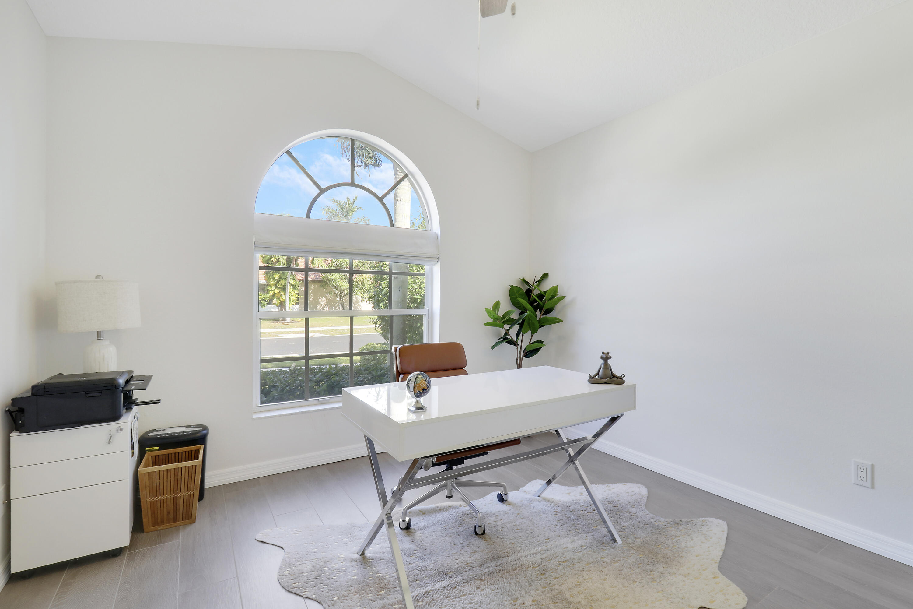 1931 Oak Berry Circle