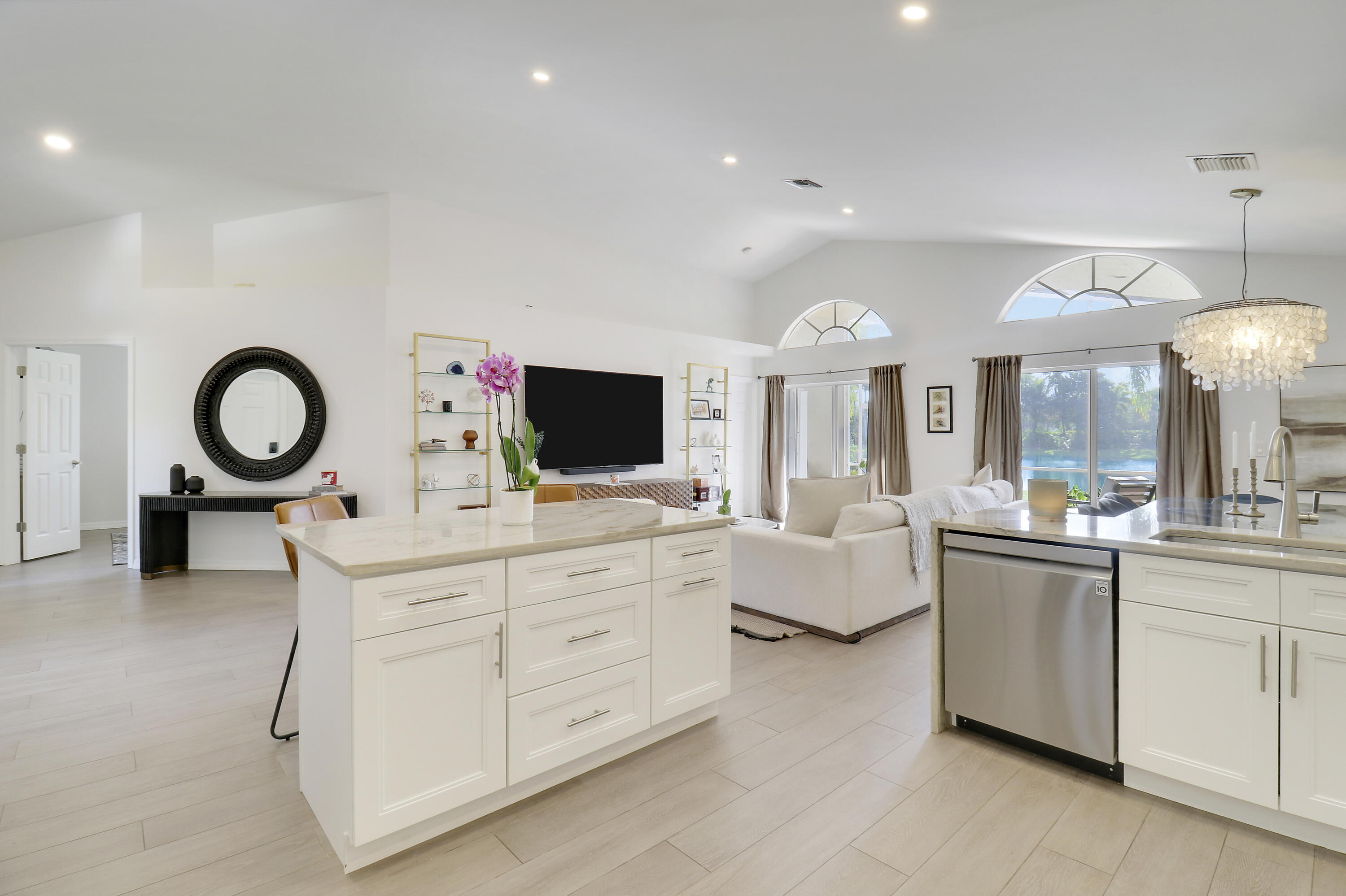 1931 Oak Berry Circle