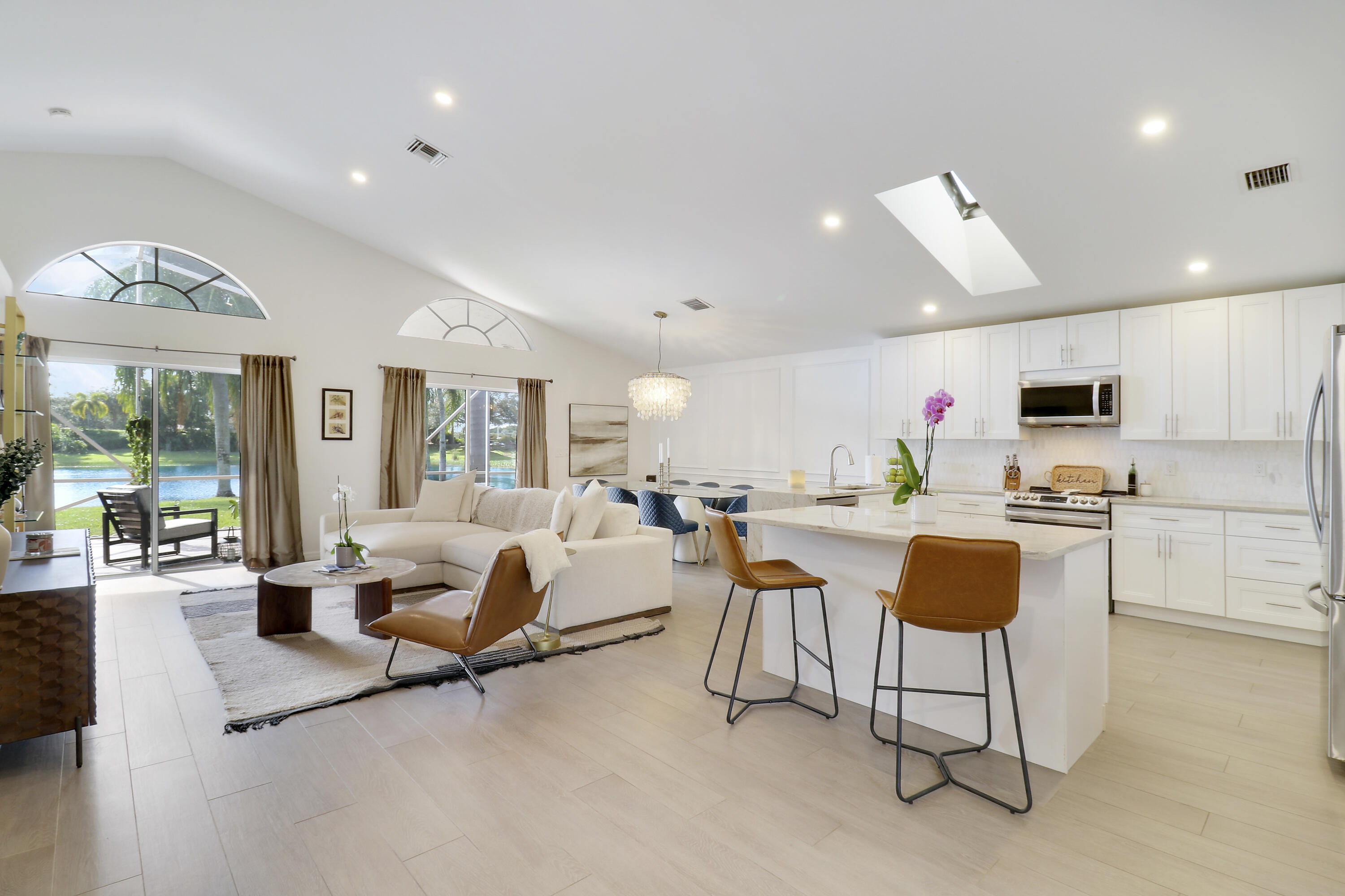 1931 Oak Berry Circle