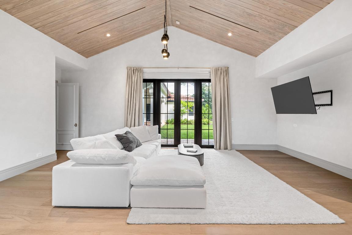 14823 Horseshoe Trace