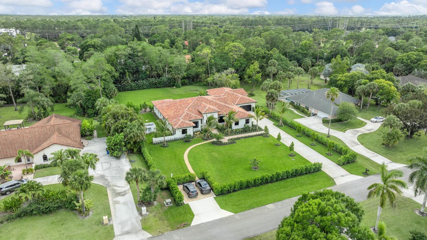 14823 Horseshoe Trace